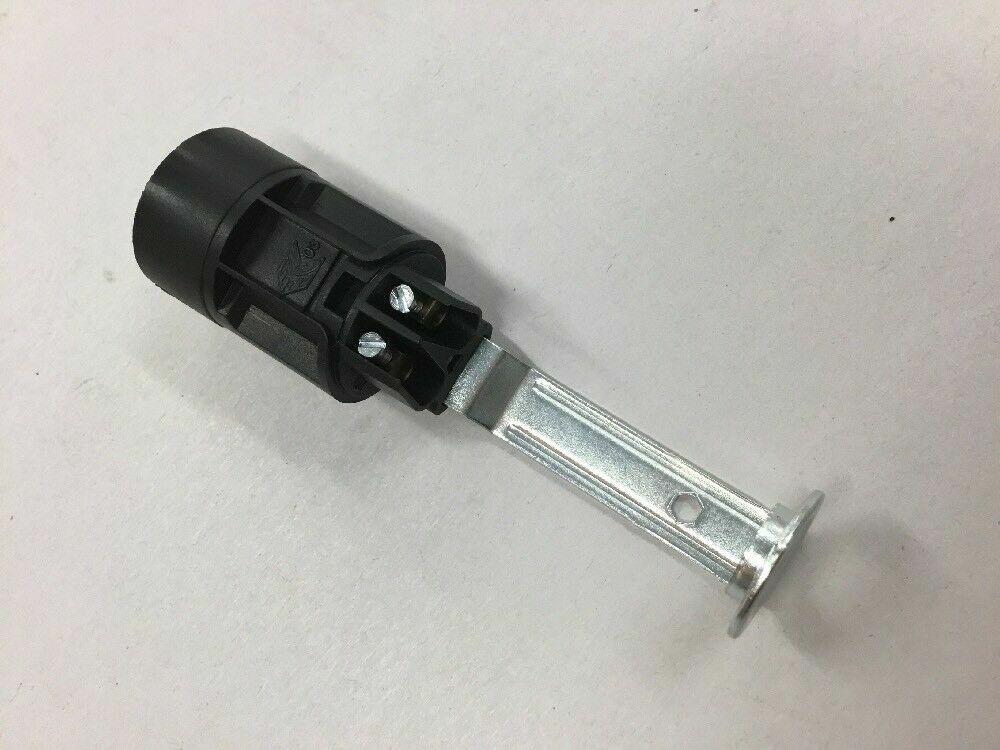 E14 LAMP HOLDER SOCKET W HICKEY 87mm CHANDELIER
